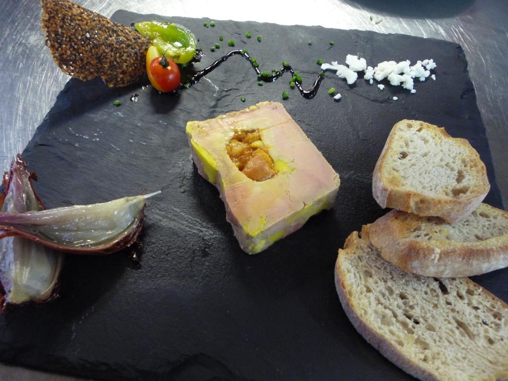 Logis Hotel Restaurant Planes Saillagouse Ngoại thất bức ảnh